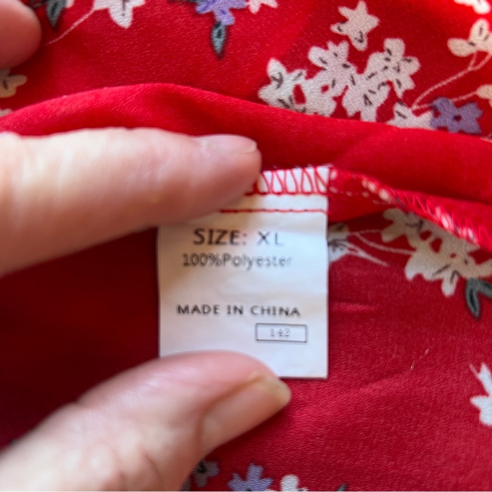 Floral Red Blouse with Ruffle Sleeves and Ruching - Size XL - Picture 8 of 9